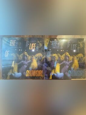 The Life of a Showgirl Vinyl Album - Set